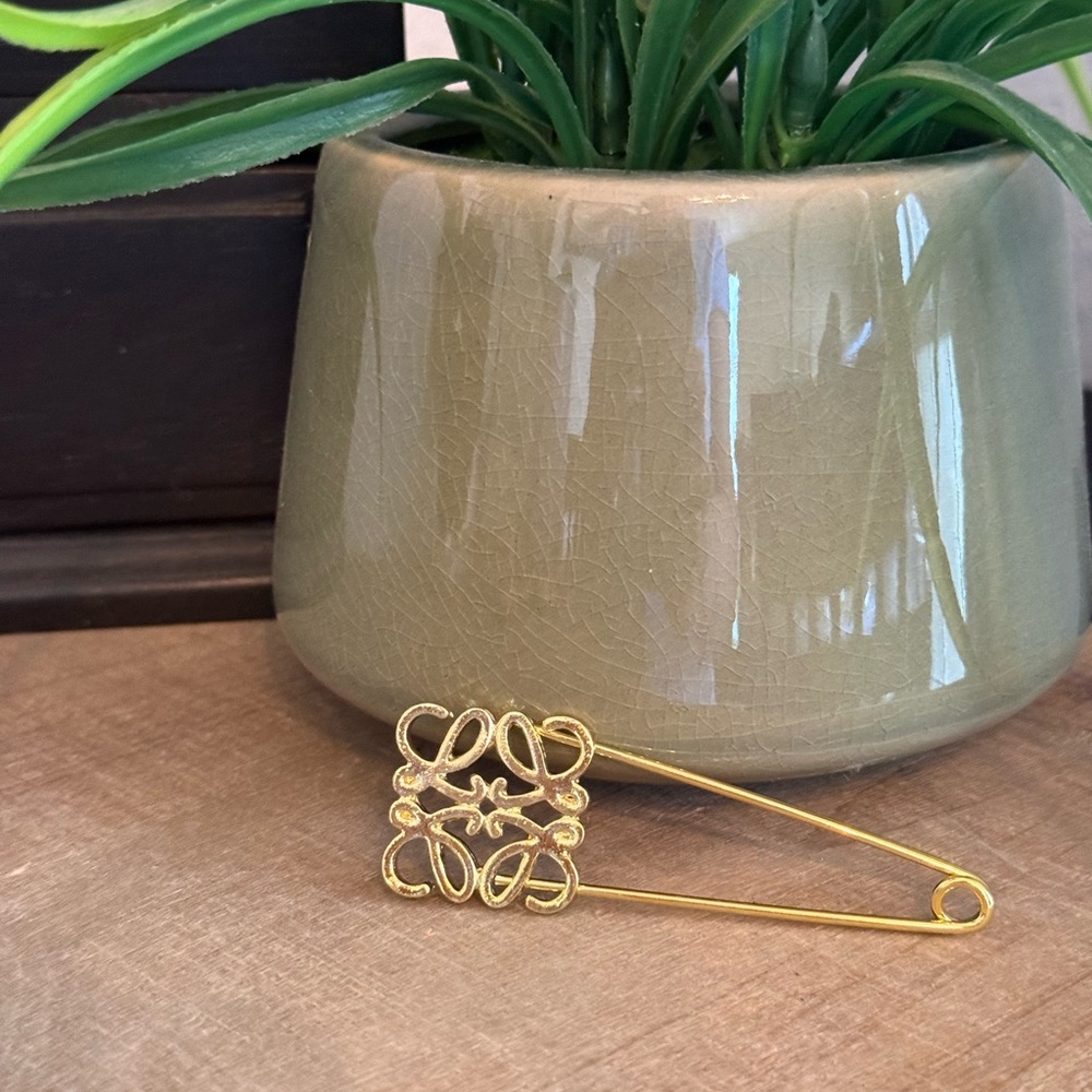 Gold Tone Oversized Safety Pin Brooch